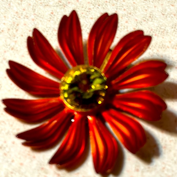 Vintage metal burnt orange mum clip on earrings rhinestone center (457) - Picture 2 of 4